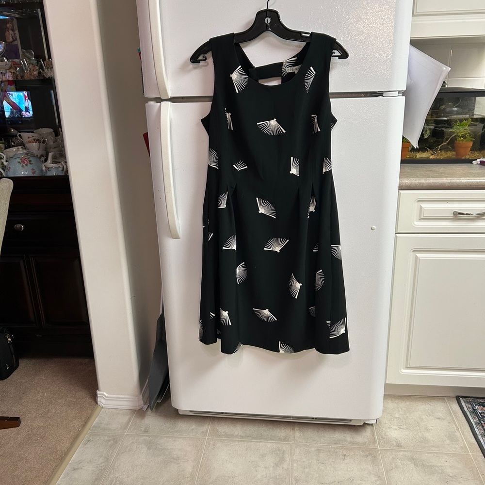 Cleo Black Sleeveless Dress with White Pattern Size 12